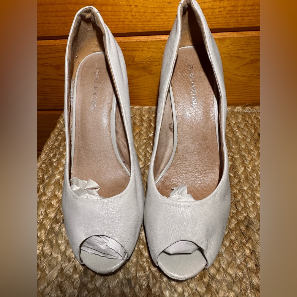 VINTAGE 90’s Franco Fortini  Off White Peep-Toe Wooden Heels
